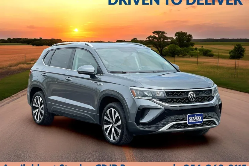 2022 Volkswagen Taos SE photo 1