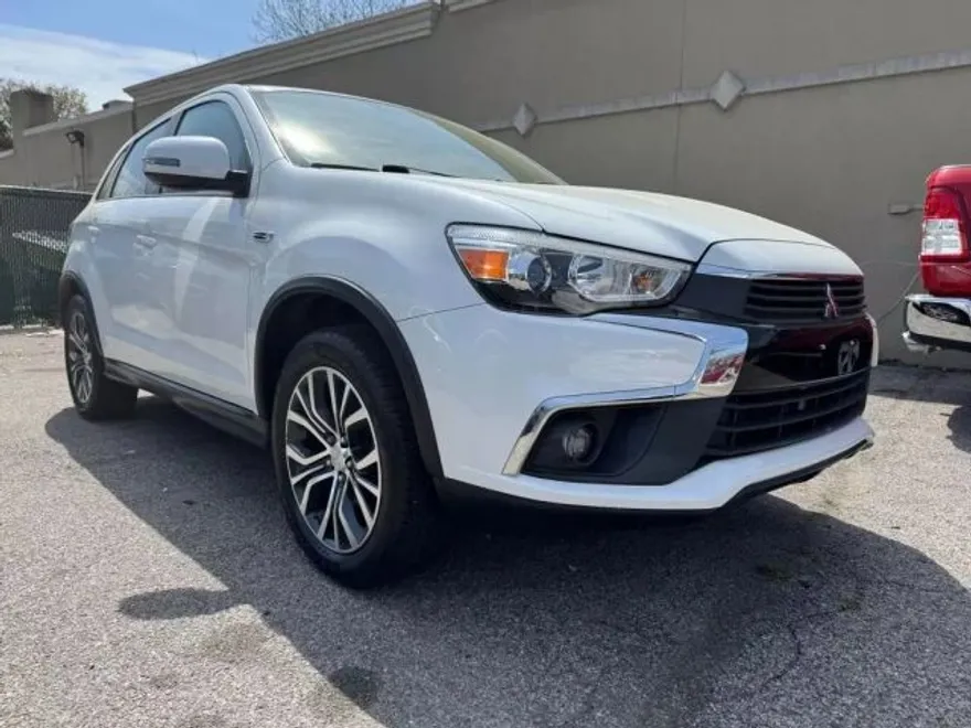 2017 Mitsubishi Outlander Sport ES photo 1