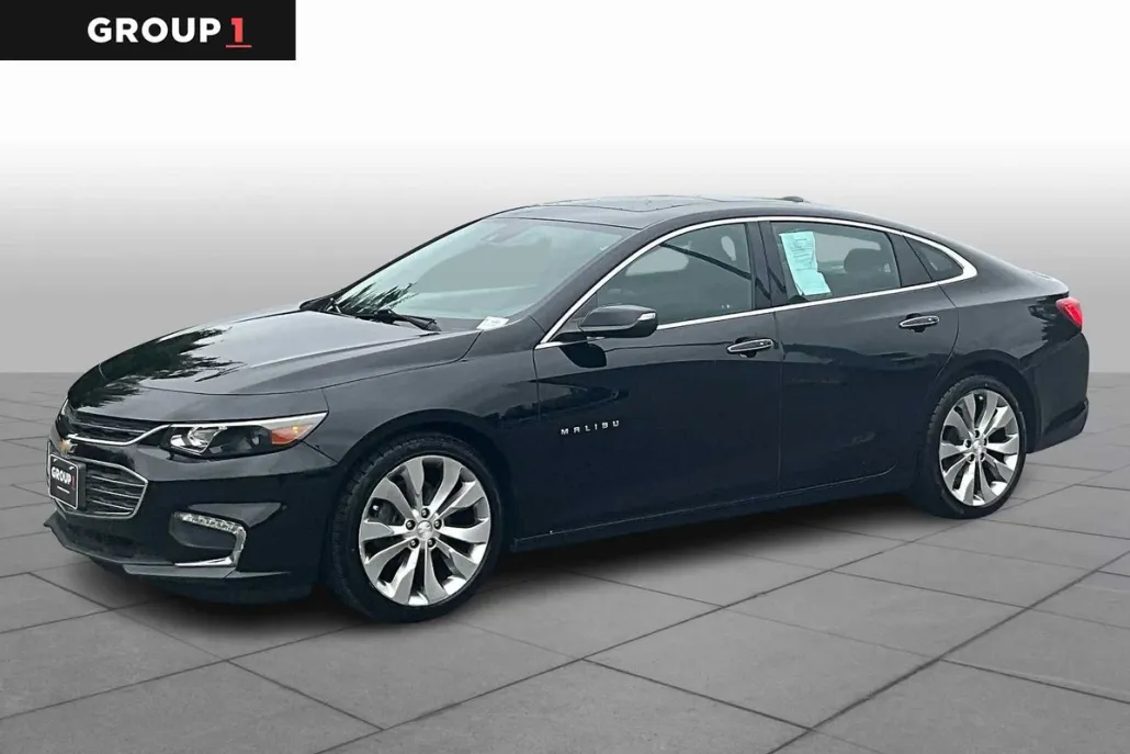 2017 Chevrolet Malibu Premier photo 1