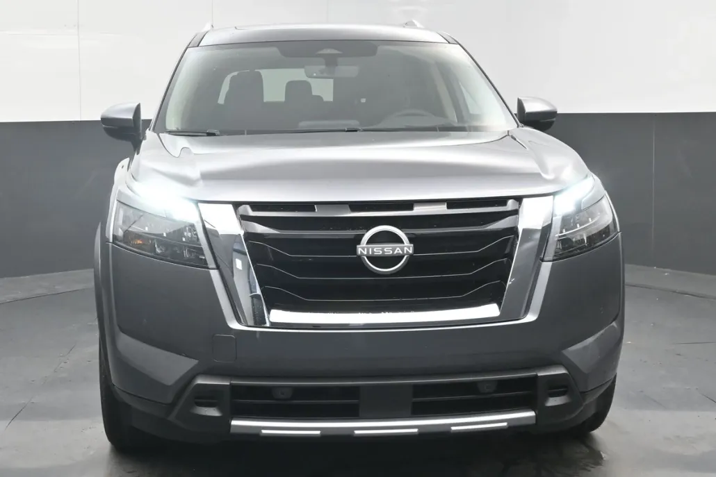 2025 Nissan Pathfinder Platinum photo 1