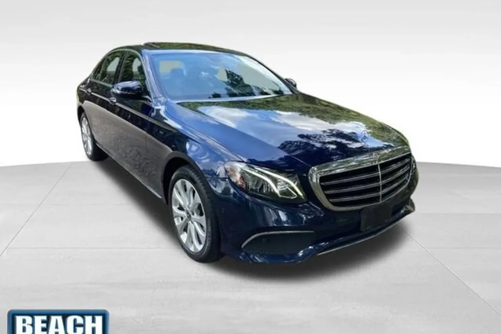 2018 Mercedes Benz E 300 4MATIC photo 1