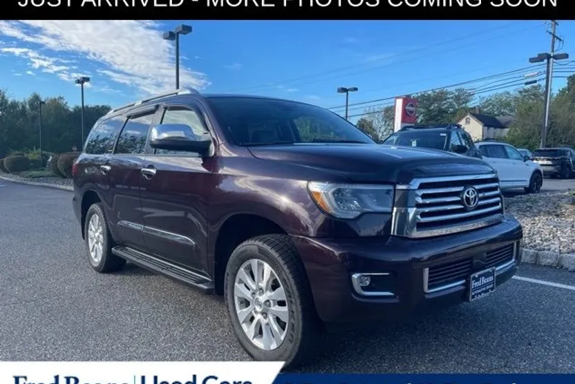 2019 Toyota Sequoia Platinum photo 1