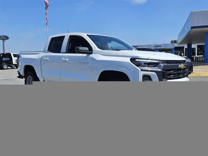 2025 Chevrolet Colorado Work Truck LT photo 1