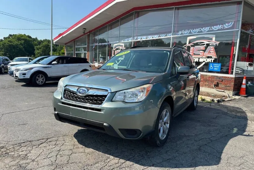 2014 Subaru Forester 2.5i Premium photo 1