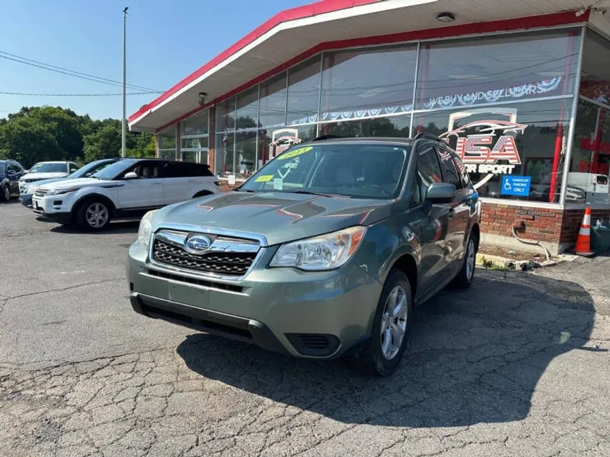 2014 Subaru Forester 2.5i Premium photo 1