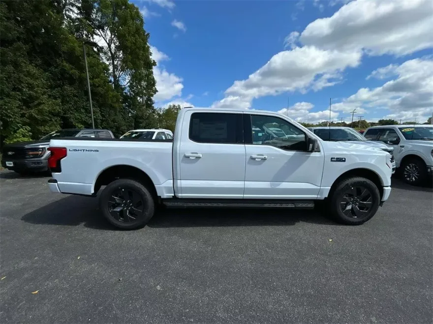 2025 Ford F-150 Lightning photo 1