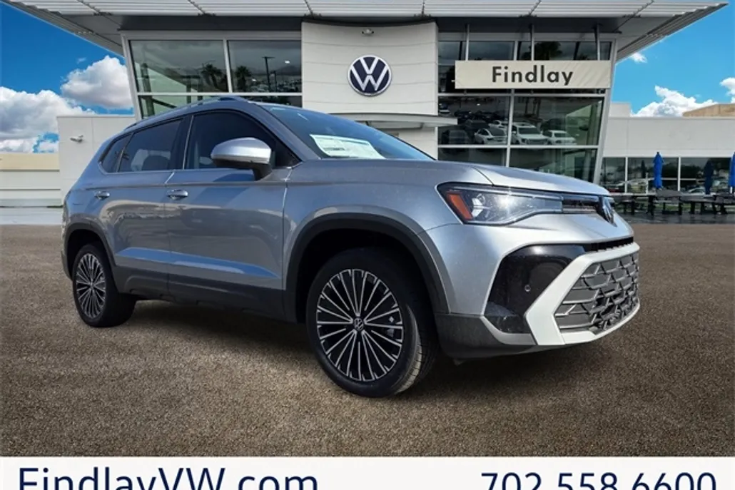 2025 Volkswagen Taos SE photo 1