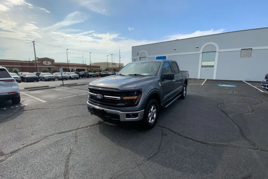 2024 Ford F-150 XLT photo 1