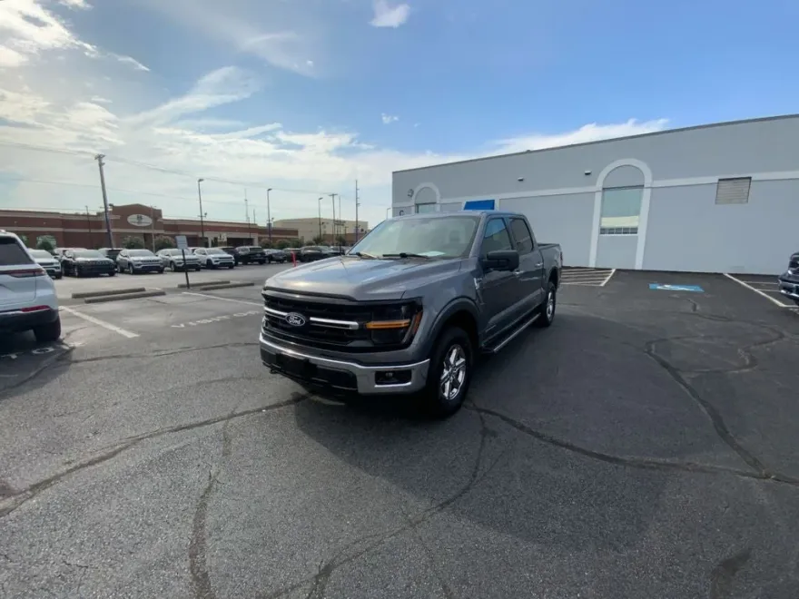 2024 Ford F-150 XLT photo 1