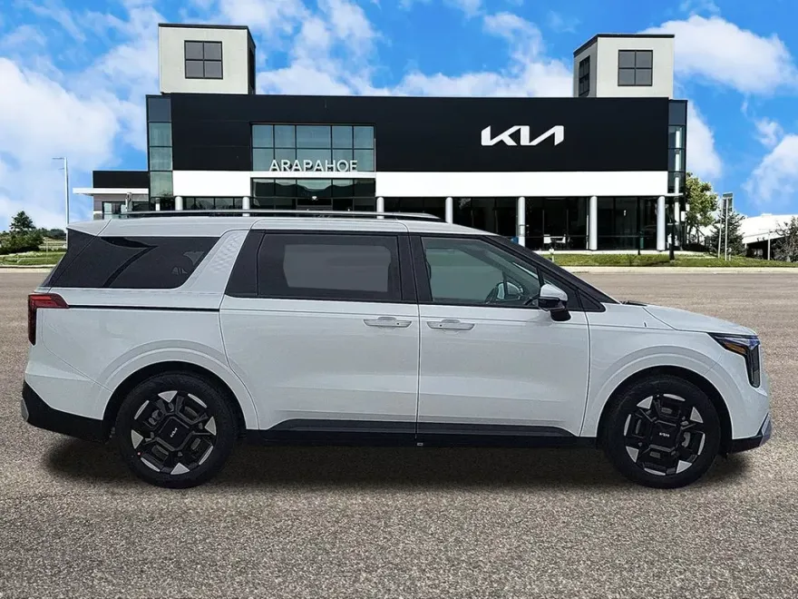 2025 Kia Carnival EX photo 1