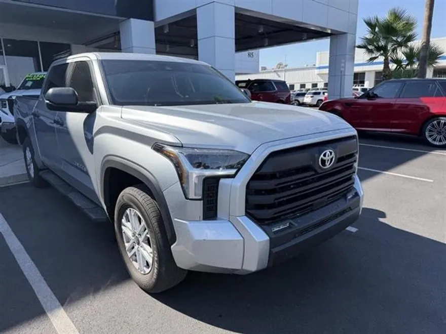 2024 Toyota Tundra SR5 photo 1