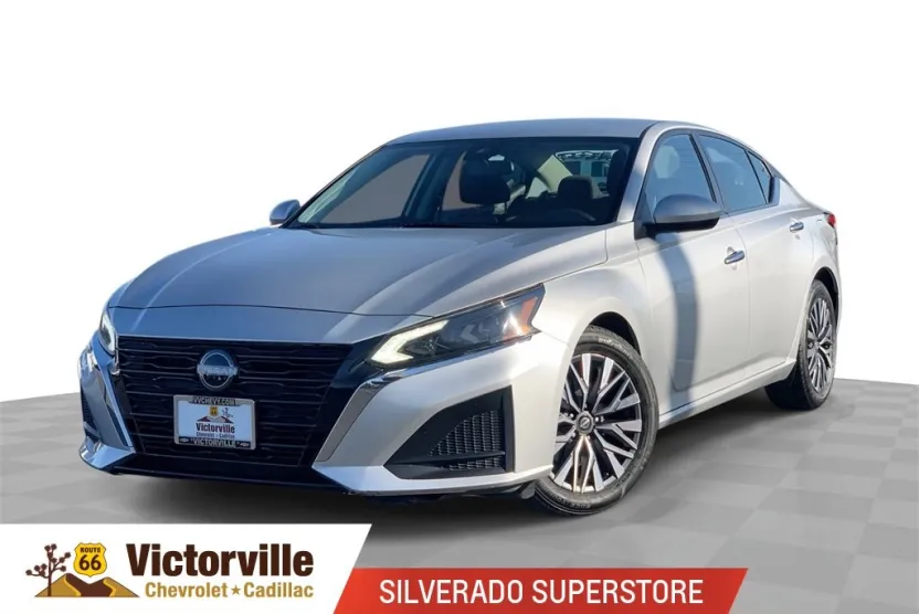 2023 Nissan Altima 2.5 SV photo 1