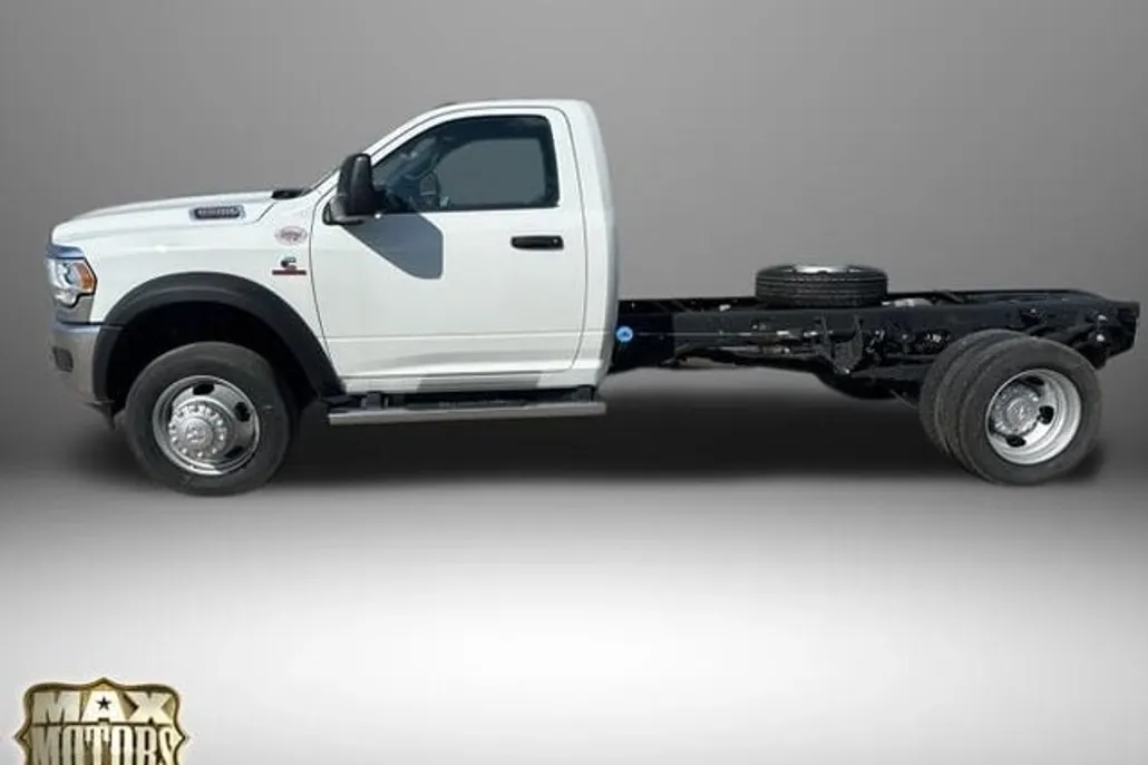 2024 Ram 5500 Tradesman photo 1