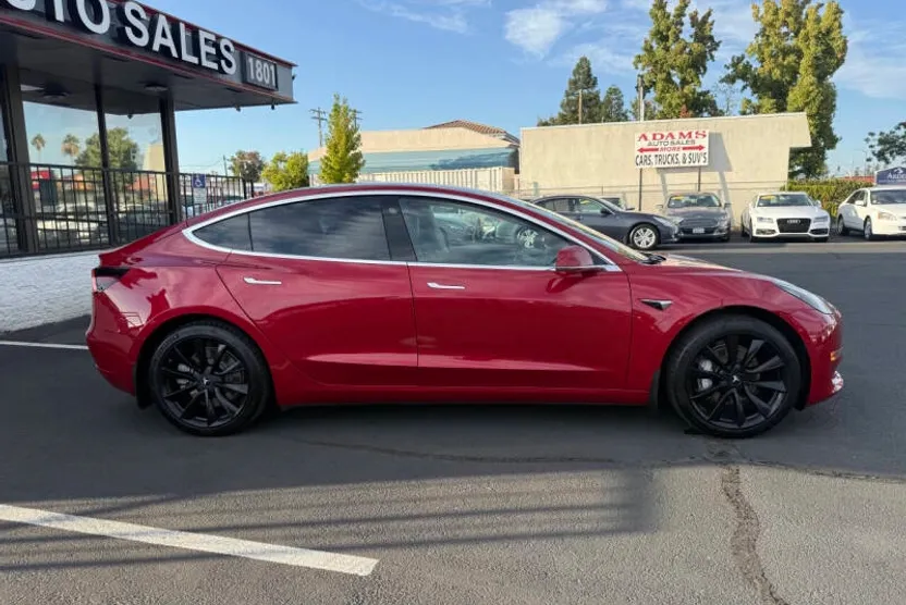 2019 Tesla Model 3 Long Range photo 1