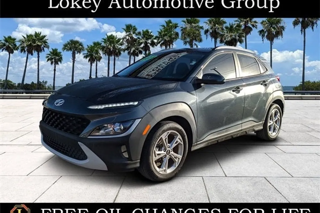 2022 Hyundai Kona SEL photo 1