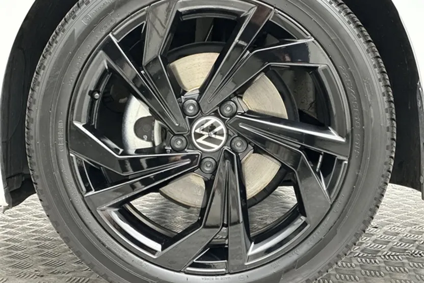 2025 Volkswagen Jetta 1.5T SE photo 1