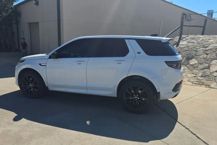 2024 Land Rover Discovery Sport S photo 1