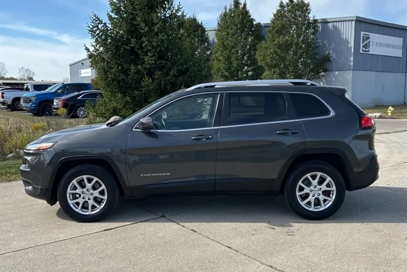 2017 Jeep Cherokee Latitude photo 1