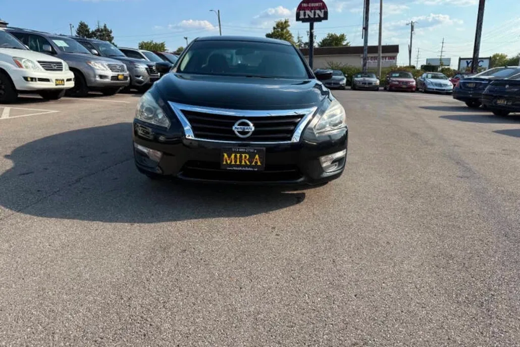 2013 Nissan Altima 2.5 S photo 1