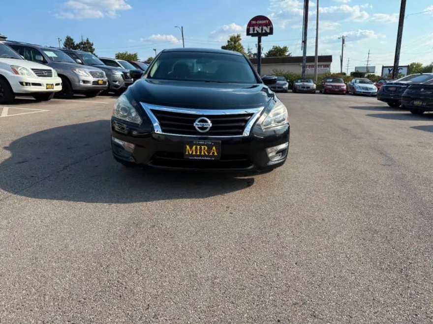 2013 Nissan Altima 2.5 S photo 1