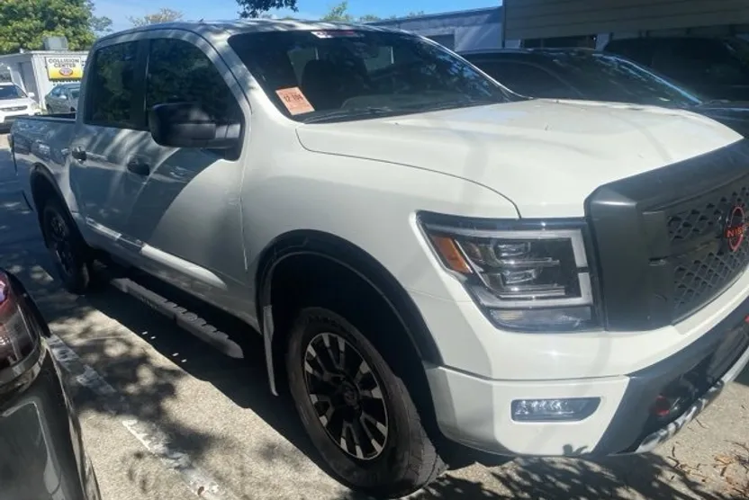2024 Nissan Titan PRO-4X photo 1