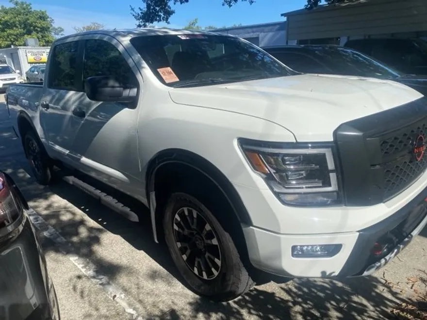 2024 Nissan Titan PRO-4X photo 1