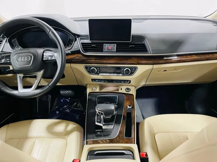 2020 Audi Q5 Premium Plus 45 TFSI S line photo 25