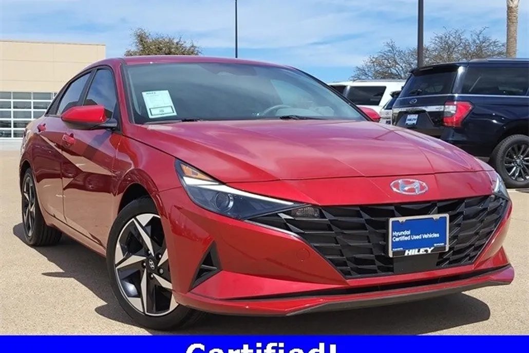 2023 Hyundai Elantra SEL photo 1