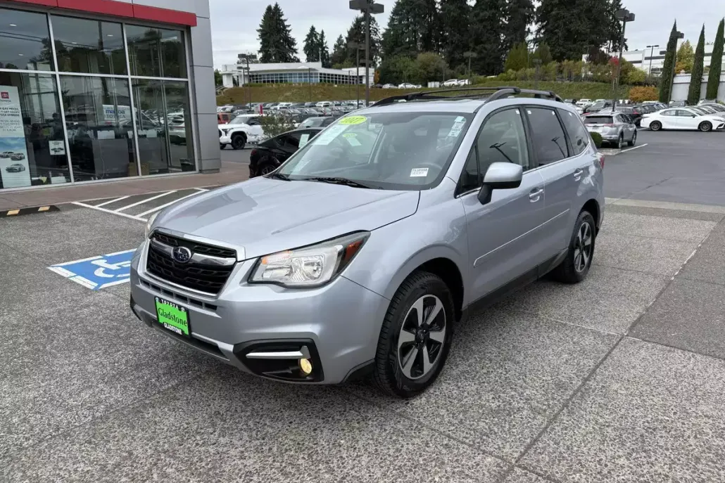 2017 Subaru Forester Limited photo 1