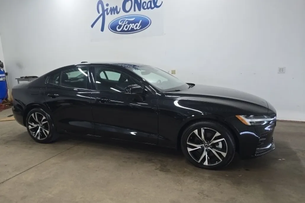 2024 Volvo S60 B5 Core photo 1