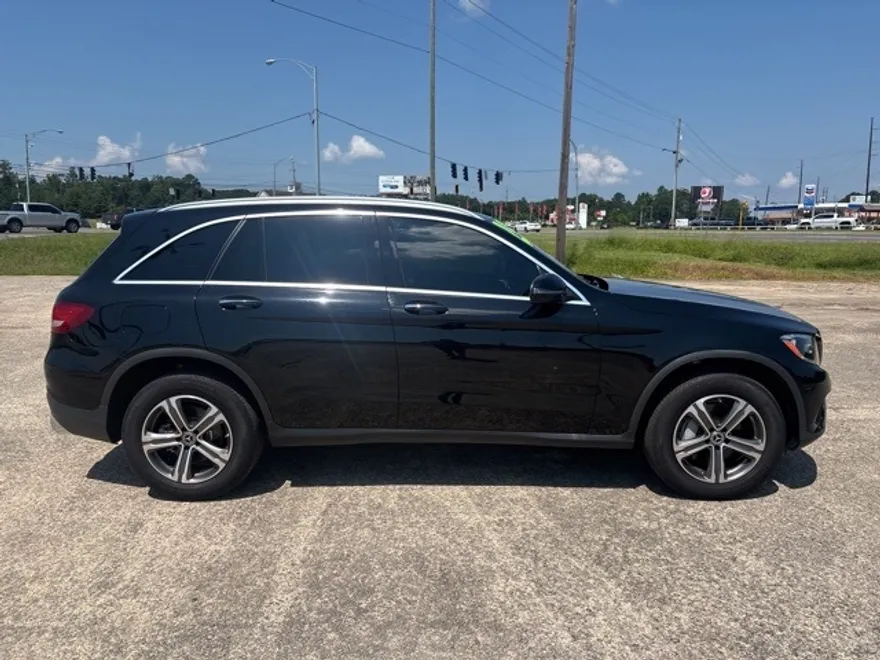 2019 Mercedes Benz GLC 300 4MATIC photo 1