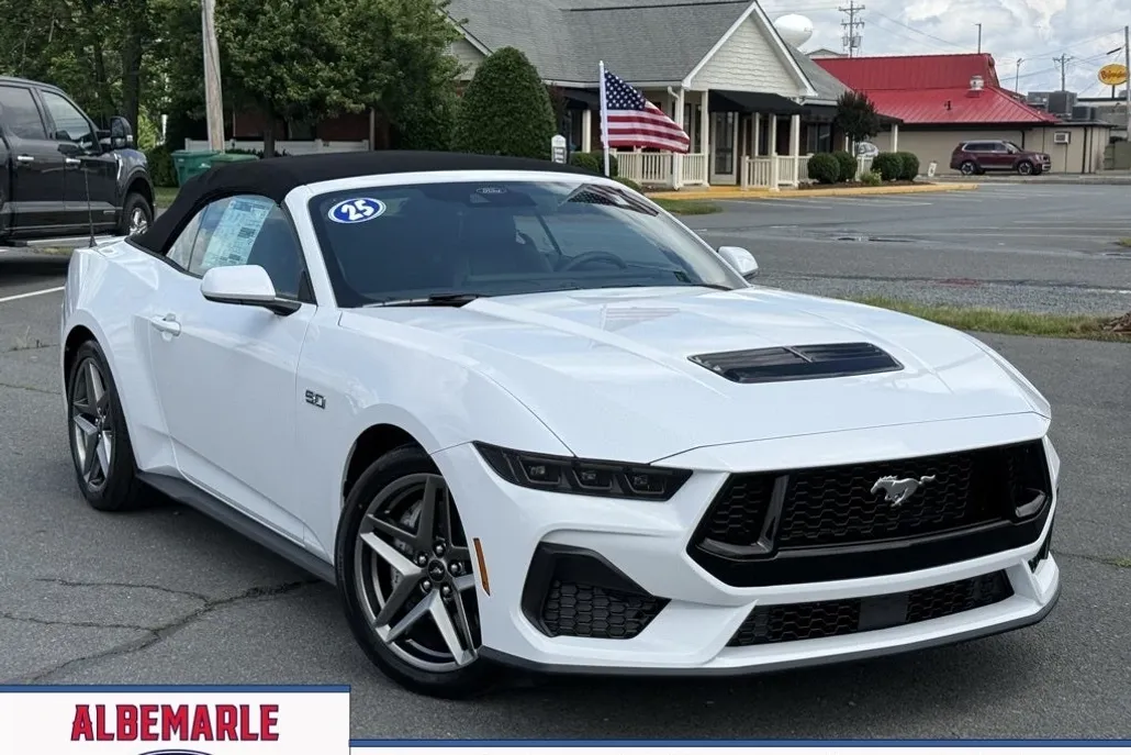 2025 Ford Mustang GT Premium photo 1