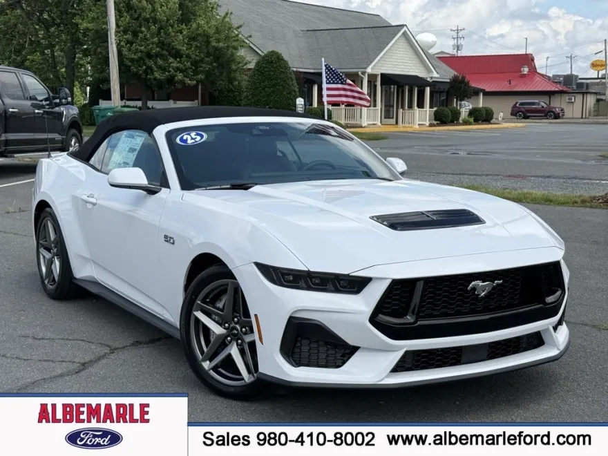 2025 Ford Mustang GT Premium photo 1