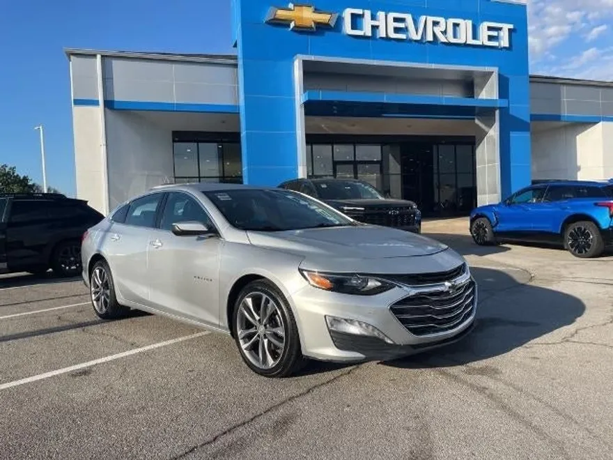 2022 Chevrolet Malibu photo 1