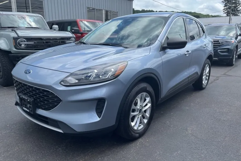 2022 Ford Escape SE photo 1
