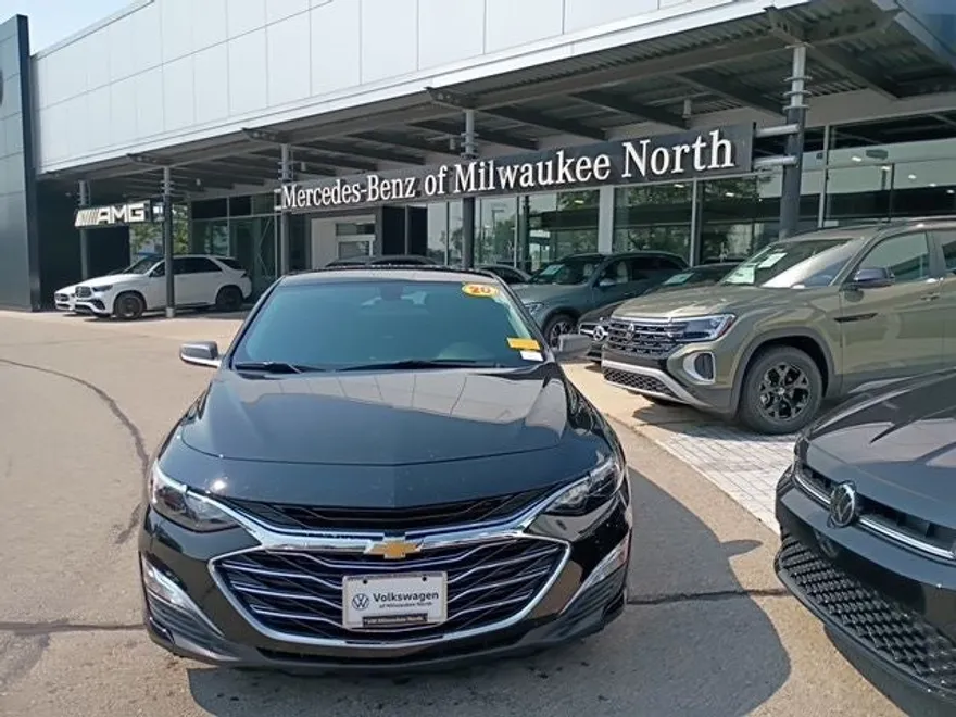 2020 Chevrolet Malibu LS photo 1