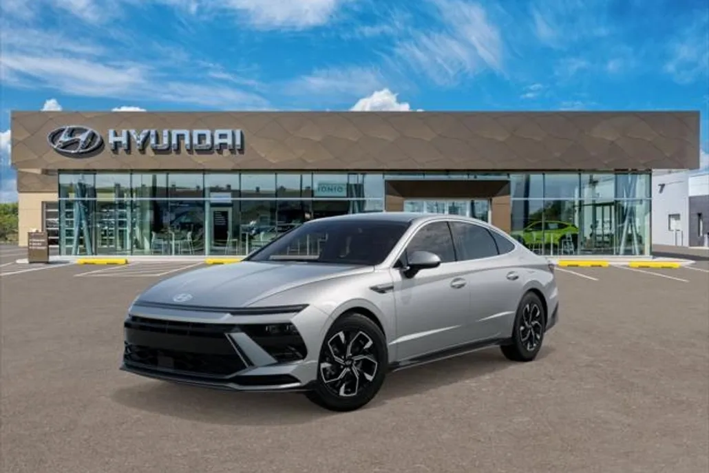 2025 Hyundai Sonata SEL photo 1