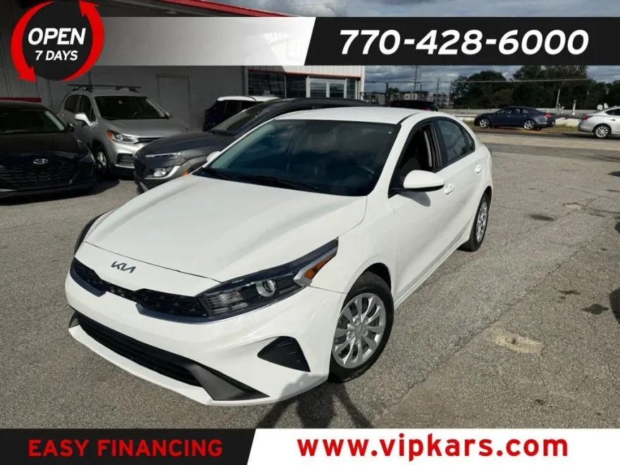 2022 Kia Forte FE photo 1