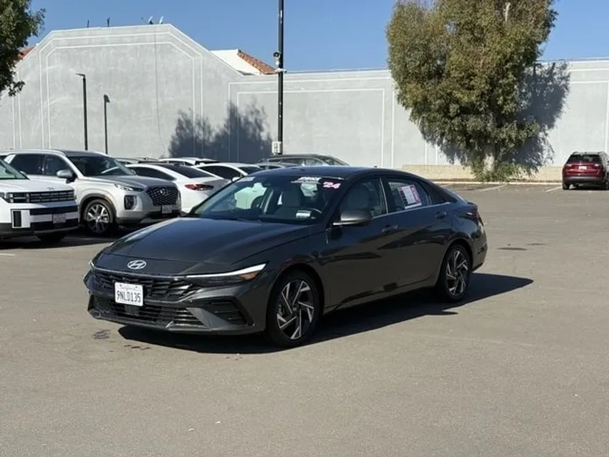 2024 Hyundai Elantra Hybrid Limited photo 1