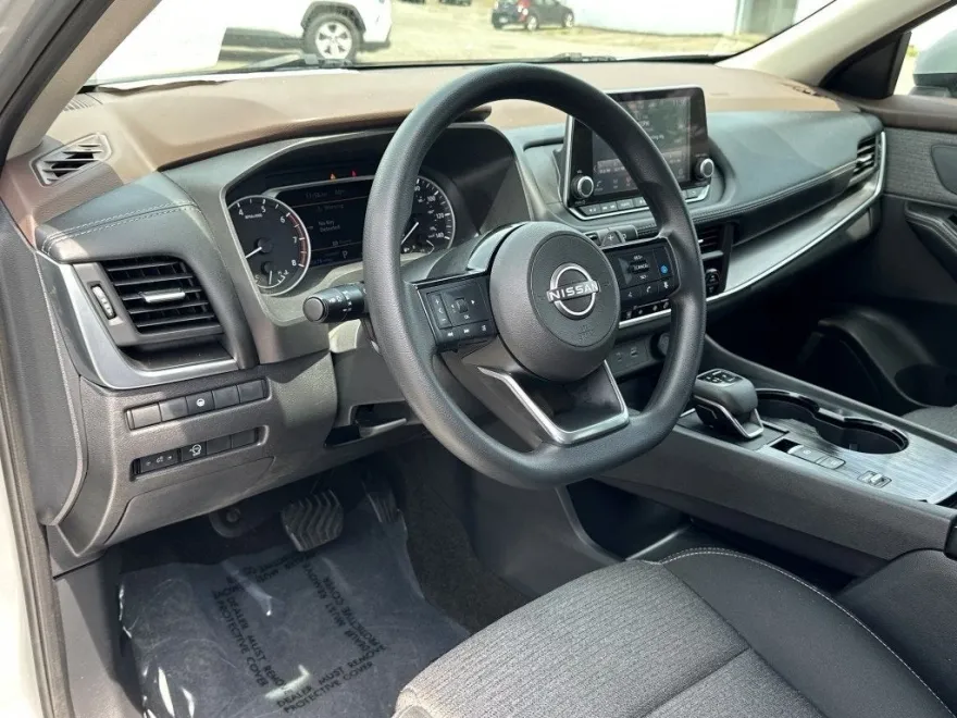 2023 Nissan Rogue SV photo 21