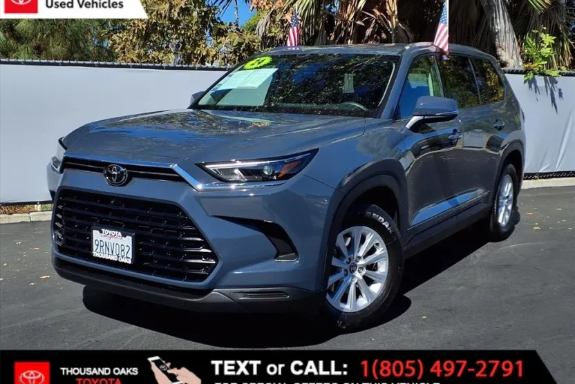 2024 Toyota Highlander Hybrid XLE photo 1