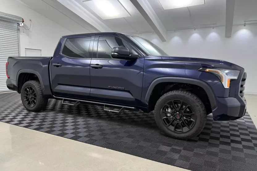 2023 Toyota Tundra SR5 photo 1