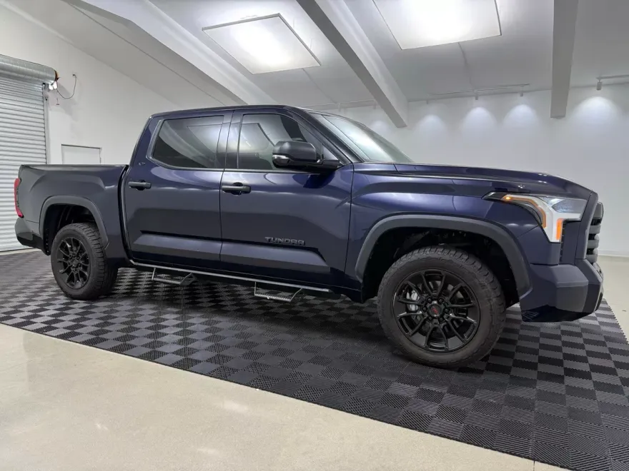 2023 Toyota Tundra SR5 photo 1