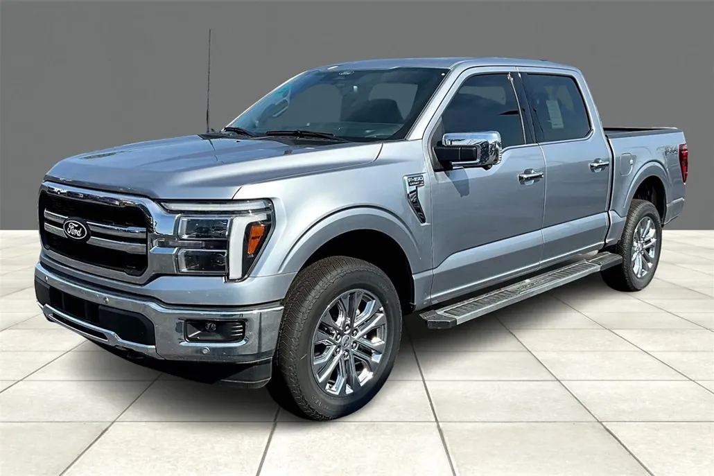 2025 Ford F-150 Lariat photo 1