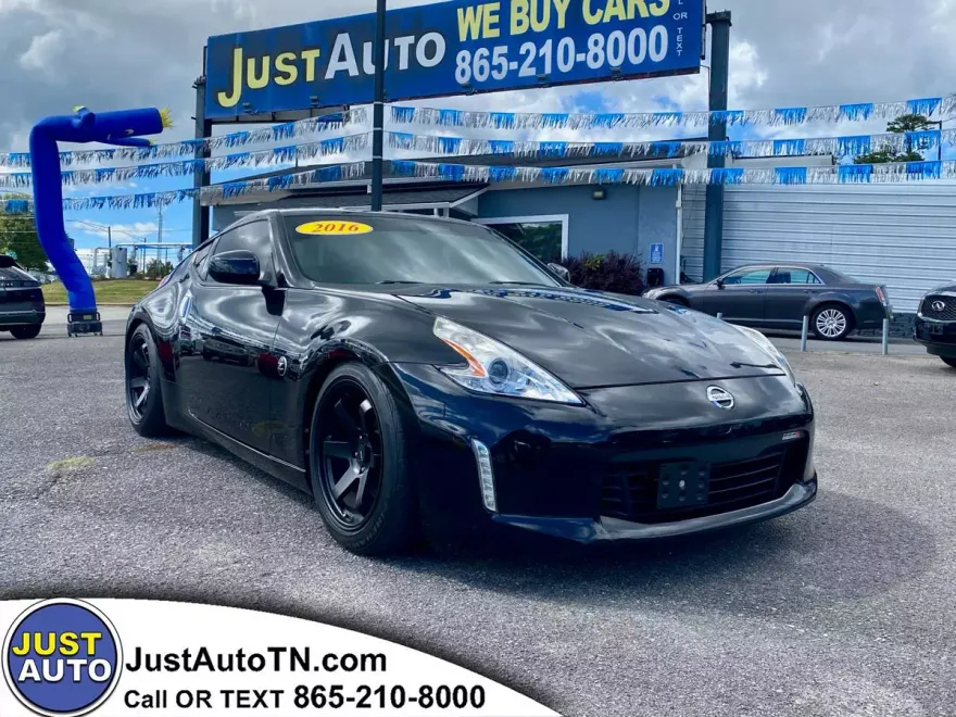 2016 Nissan 370Z photo 1