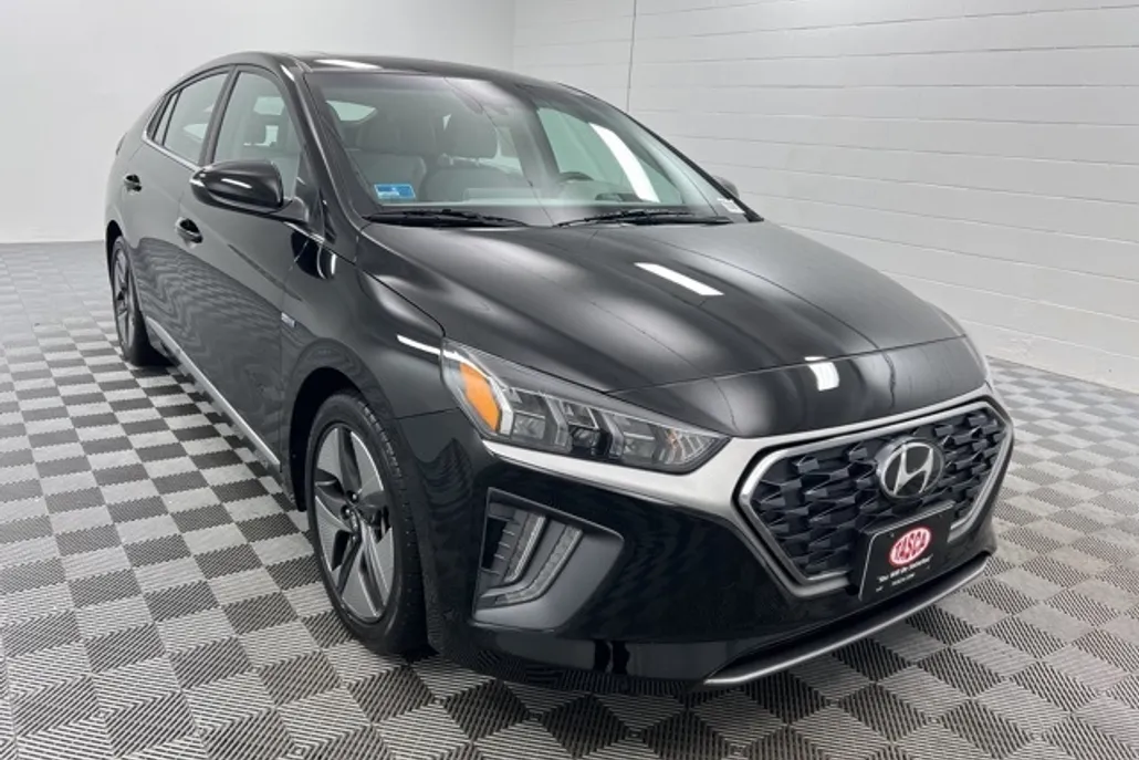 2020 Hyundai Ioniq SEL photo 1