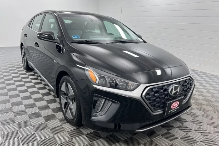 2020 Hyundai Ioniq SEL photo 1