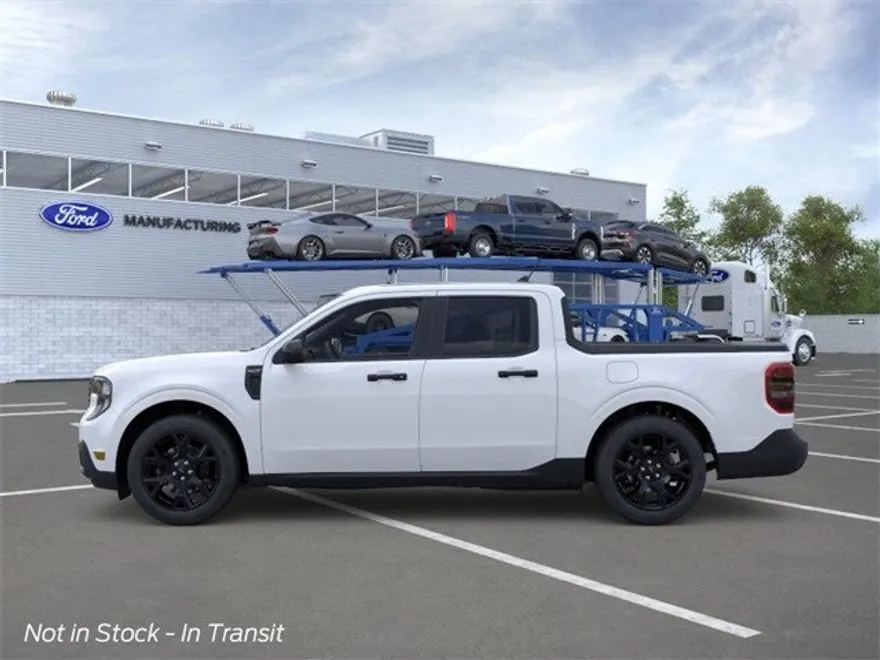 2025 Ford Maverick XLT photo 1