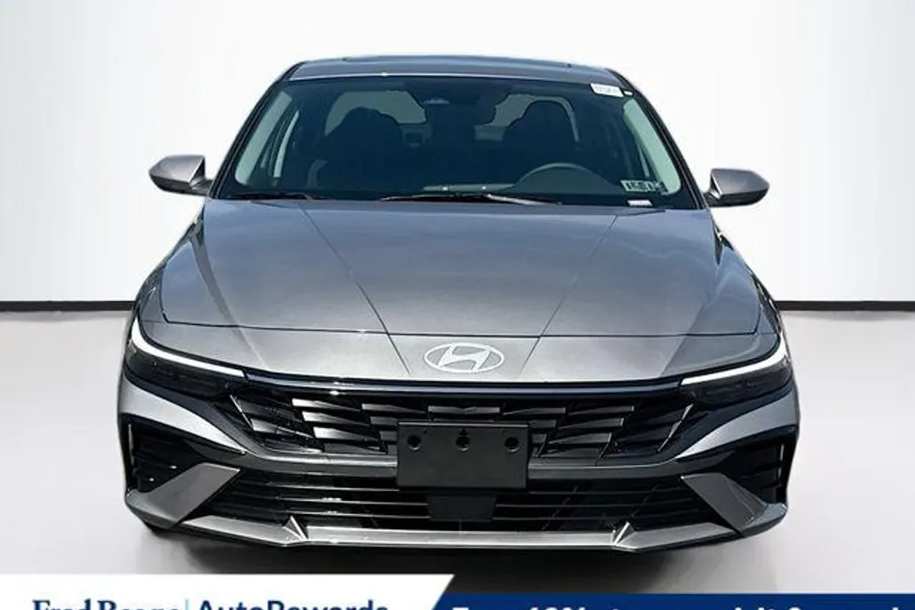 2025 Hyundai Elantra SEL Convenience photo 1