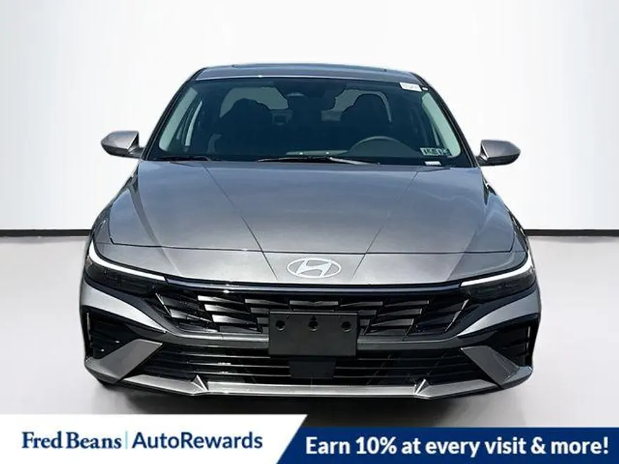 2025 Hyundai Elantra SEL Convenience photo 1